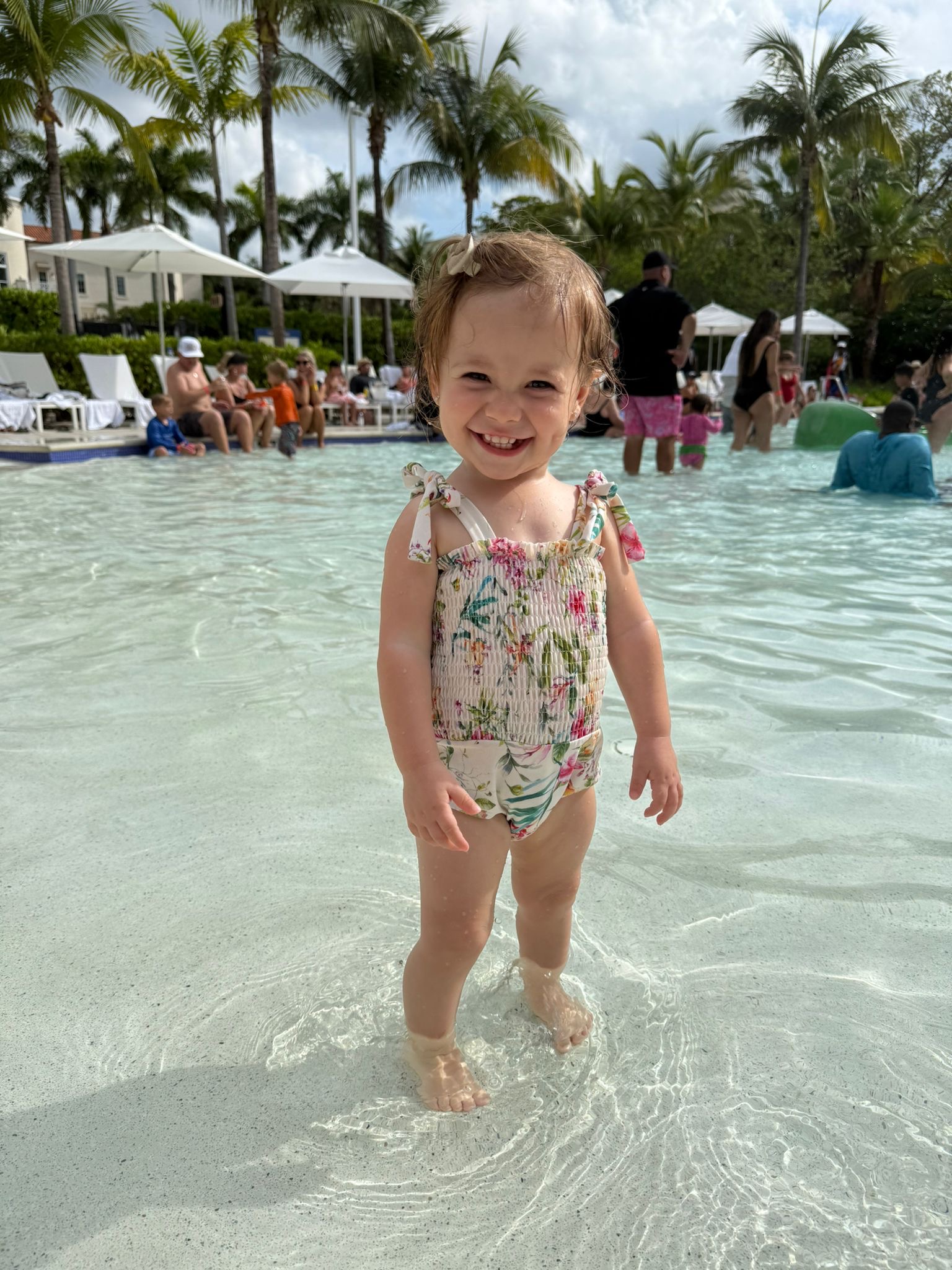 Madison sonriendo