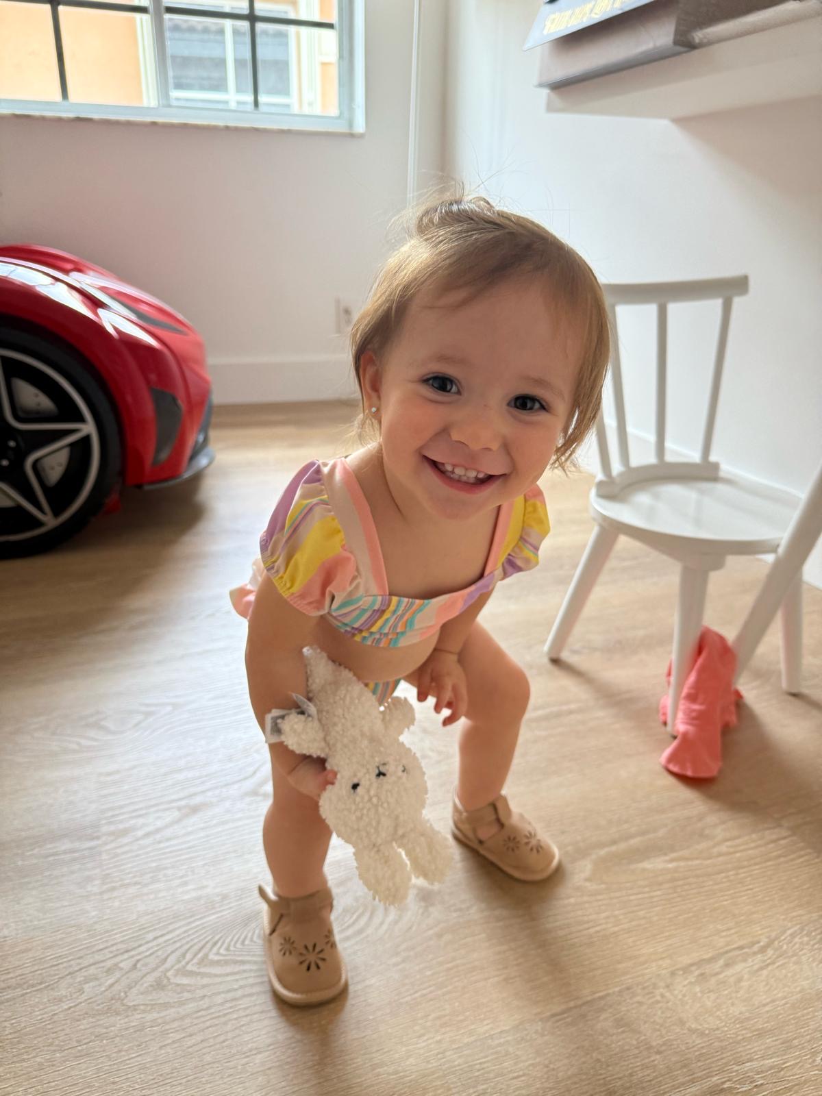 Madison sonriendo