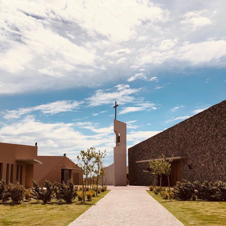 Iglesia Sagrada Familia de Nordelta